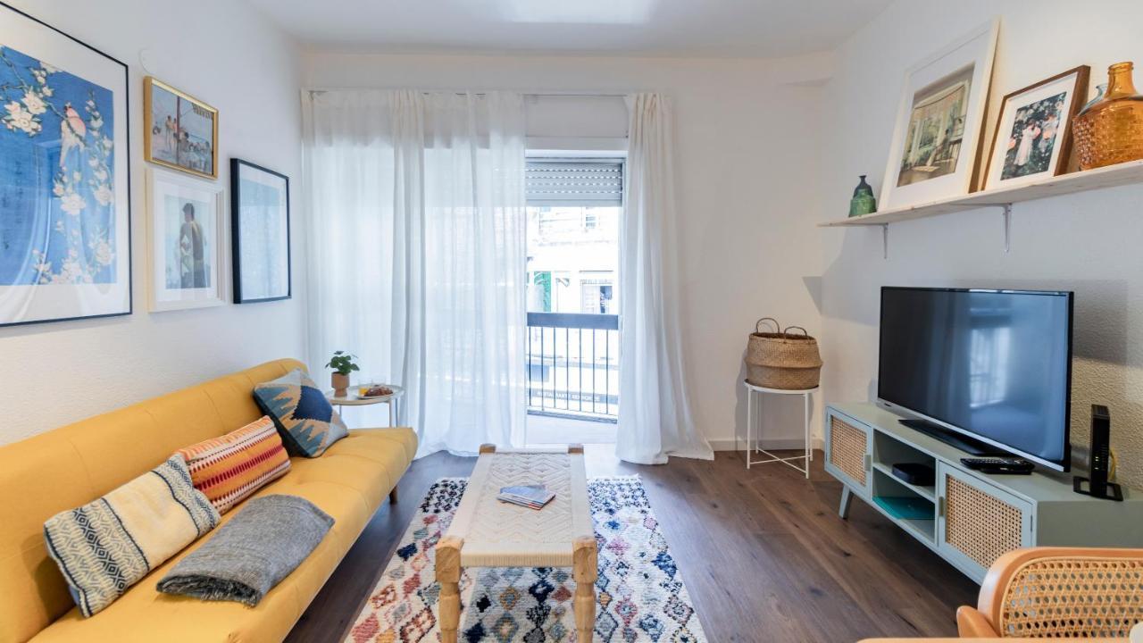 Happy Corner In The Heart Of Porto By Lovelystay Bagian luar foto
